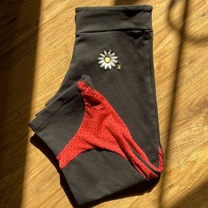 Margarita workout Capri with mesh insert